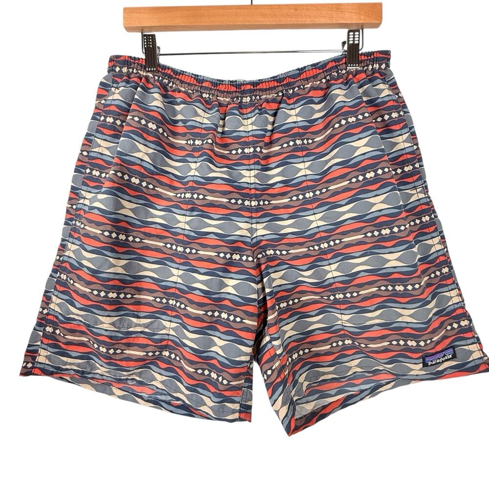 Patagonia Aztec Print Lined Baggies MENS SIZE MEDIUM Shorts Trunks 6" Inseam